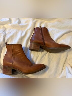 Ateliers leather ankle boots